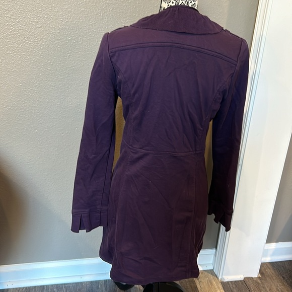 Kut from the Kloth Purple Ruffle Peacoat Trench Jacket Women's size Medium - Picture 7 of 8